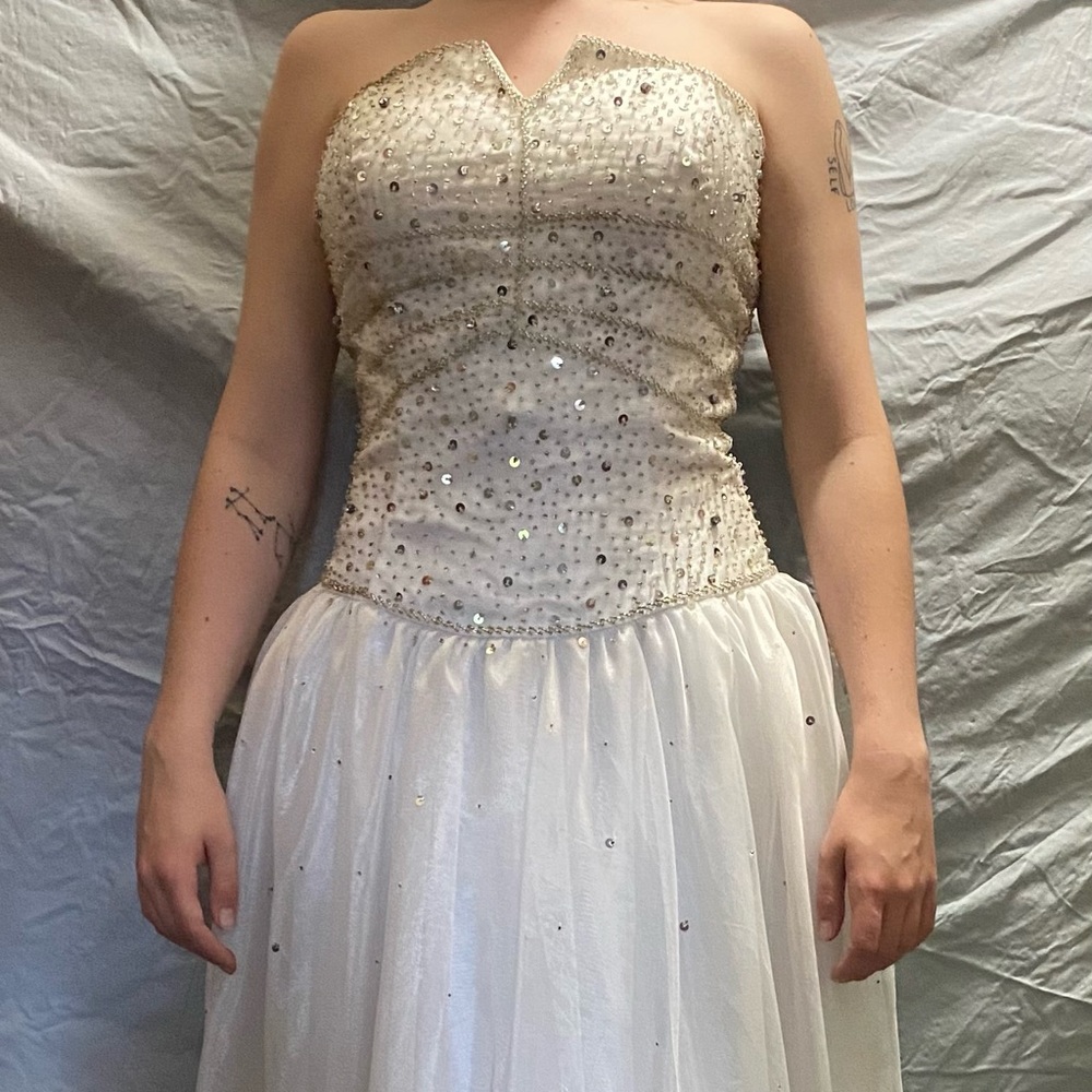 Corset strapless beaded white wedding dress